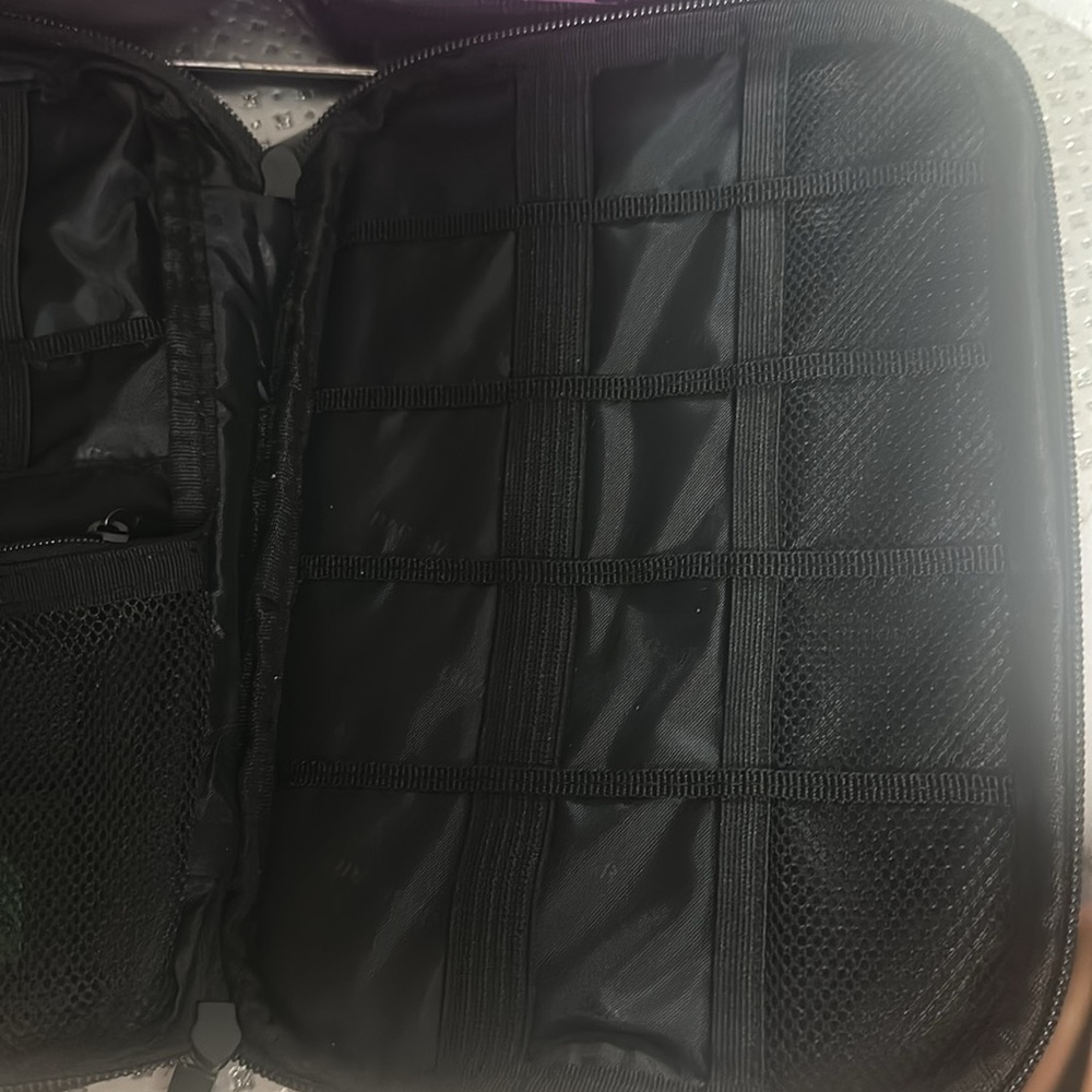 BAGSMART Electronics Travel Organizer Case - EUC - Picture 3 of 6